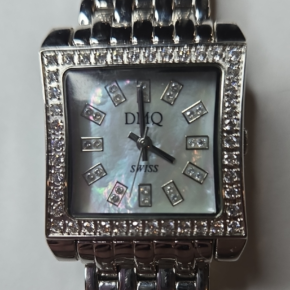 DMQ‎ Ladies Watch - Untested - Picture 4 of 9